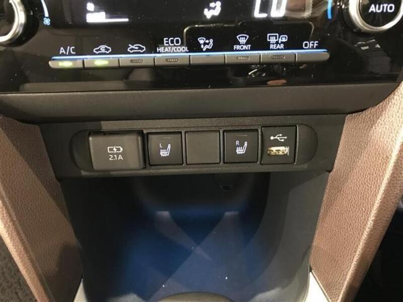 YARIS CROSS