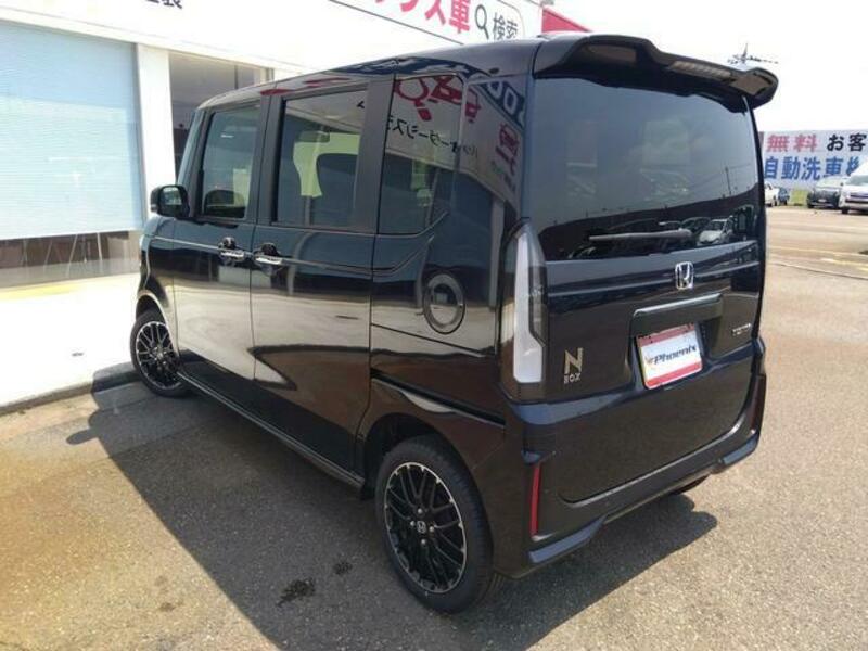 N BOX CUSTOM