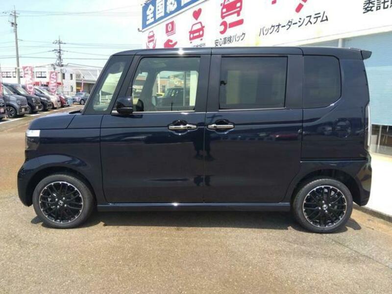 N BOX CUSTOM