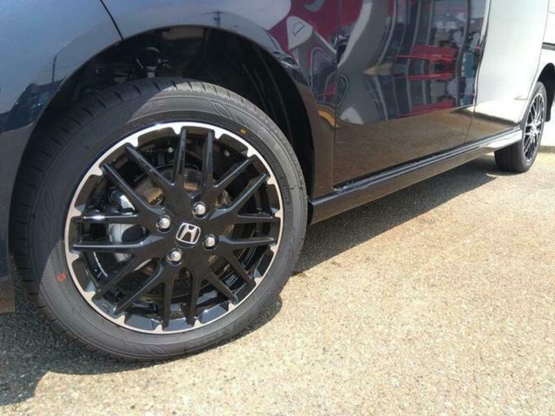 N BOX CUSTOM