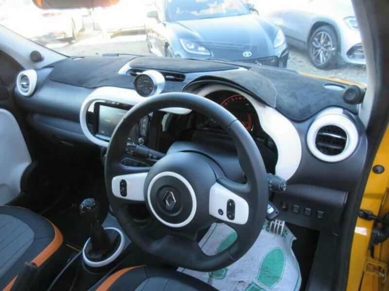 TWINGO