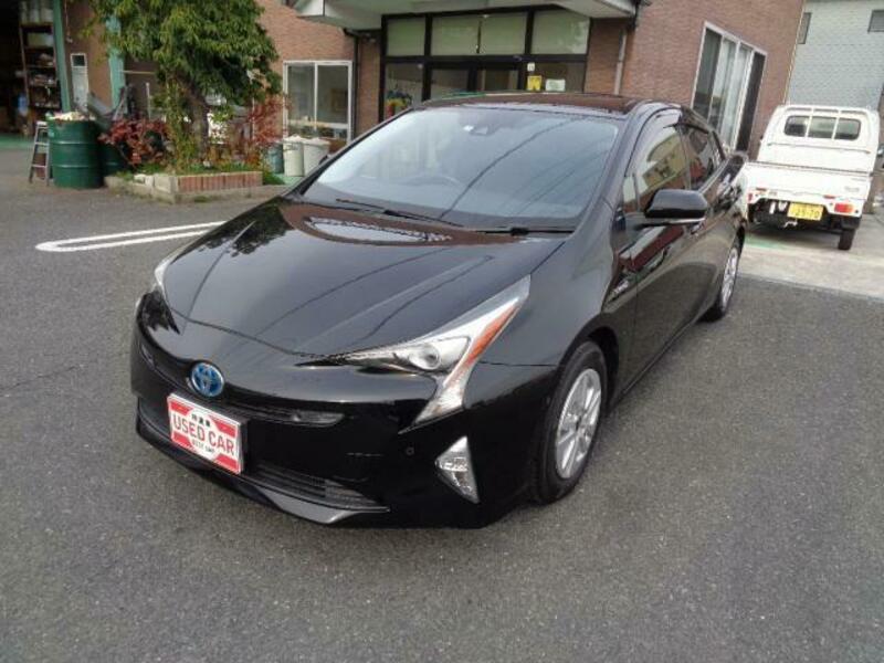 TOYOTA PRIUS