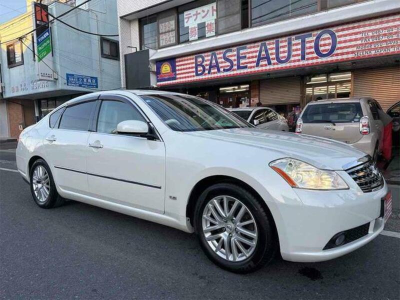 NISSAN FUGA