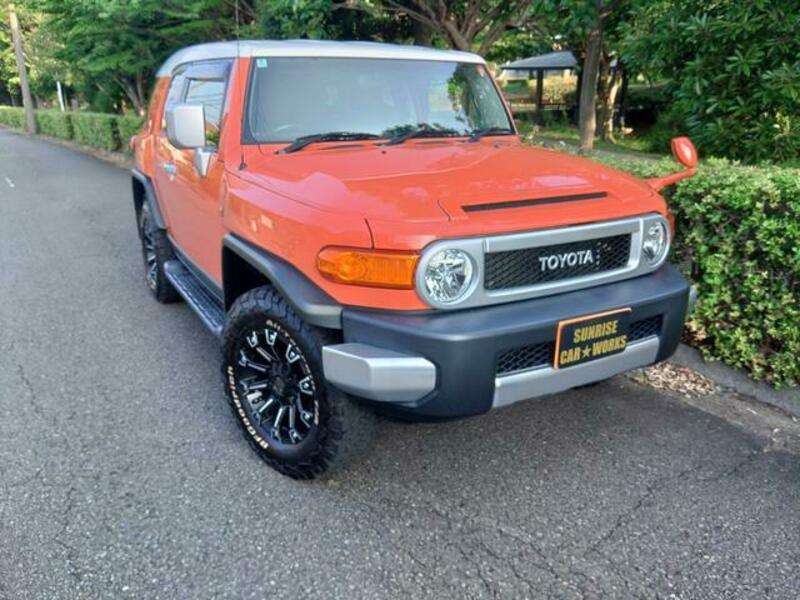 TOYOTA FJ CRUISER