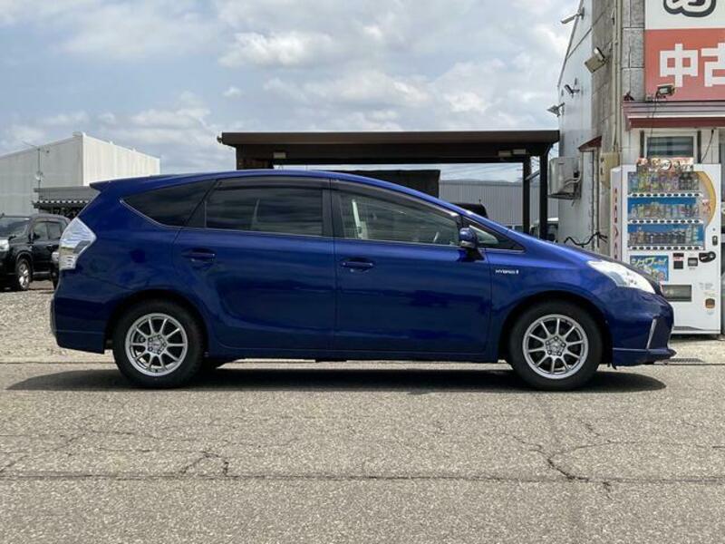 PRIUS ALPHA