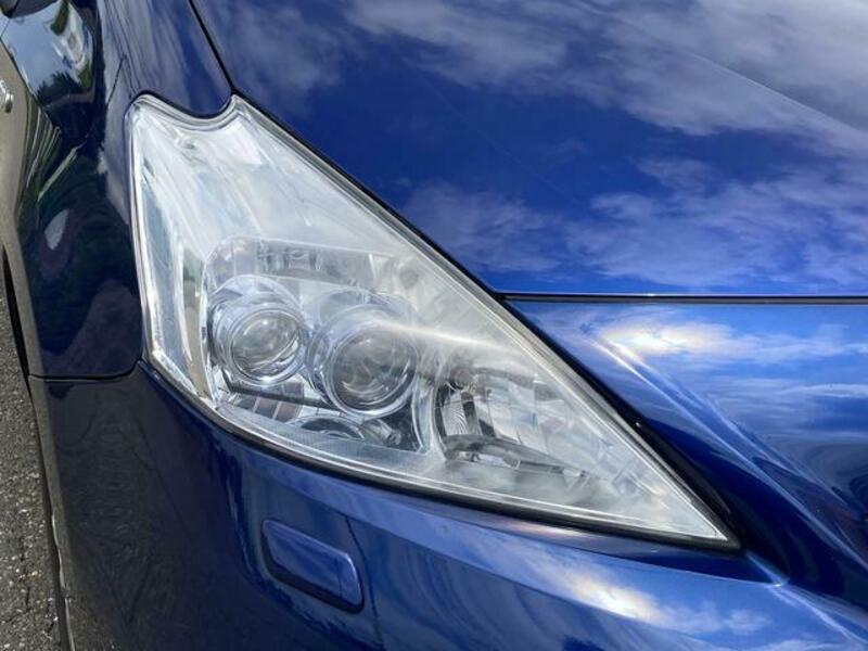 PRIUS ALPHA