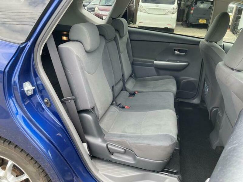 PRIUS ALPHA