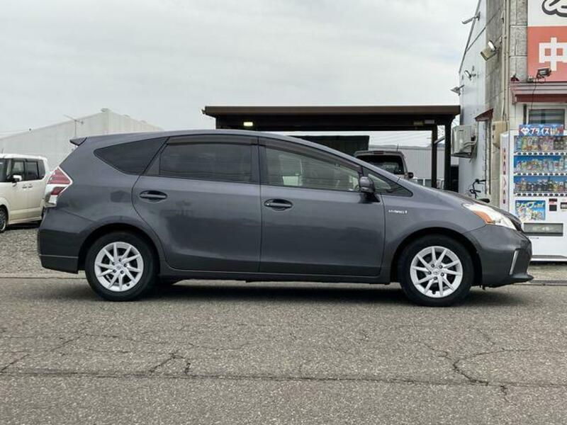 PRIUS ALPHA