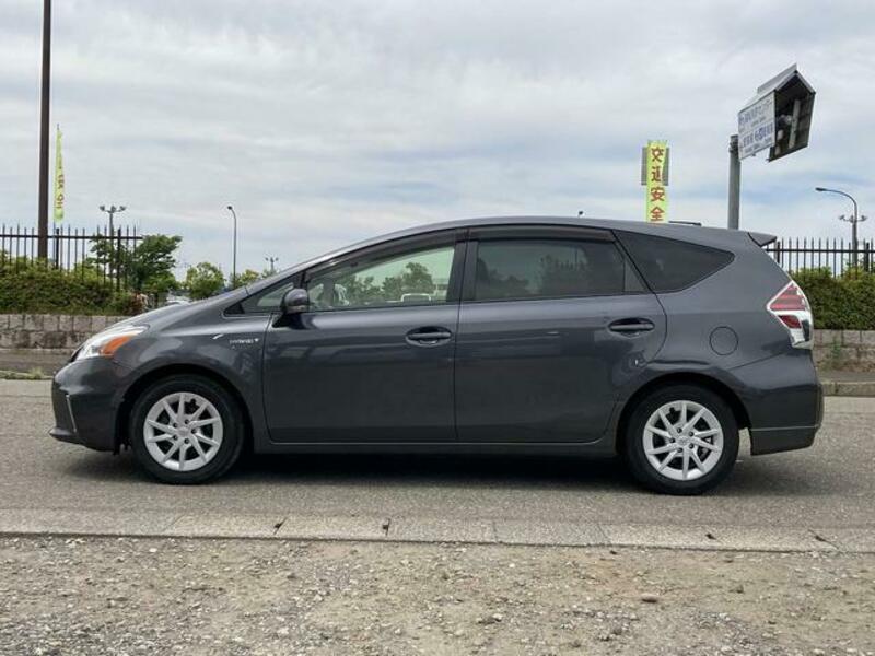 PRIUS ALPHA