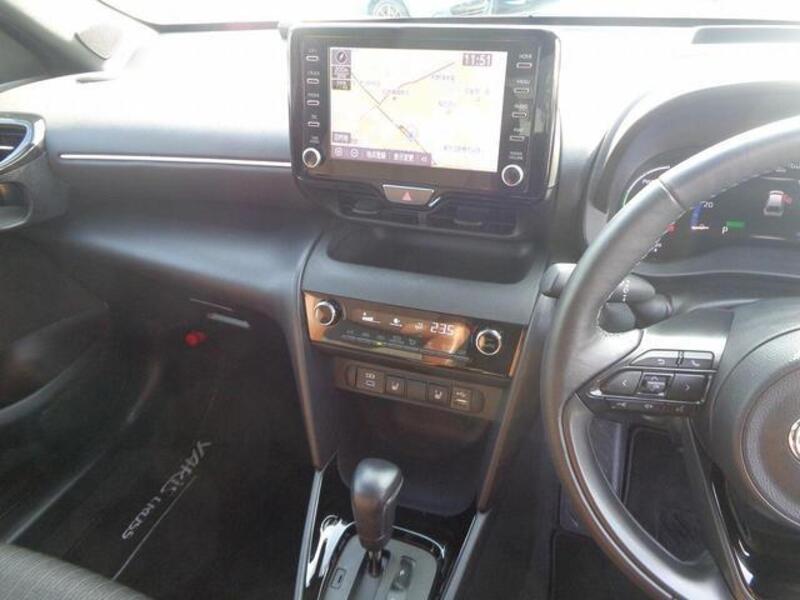 YARIS CROSS