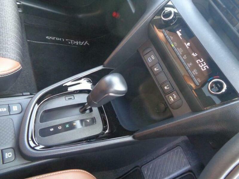 YARIS CROSS