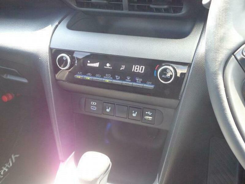 YARIS CROSS
