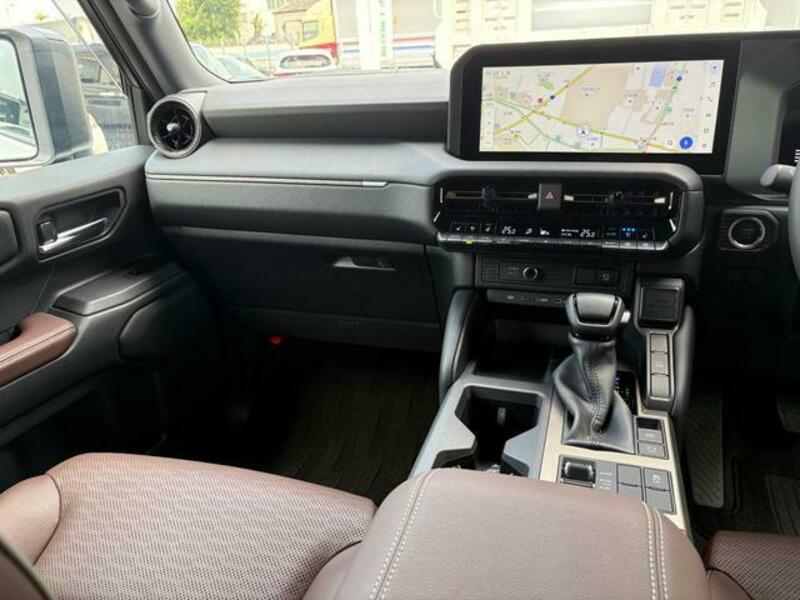 LAND CRUISER 250