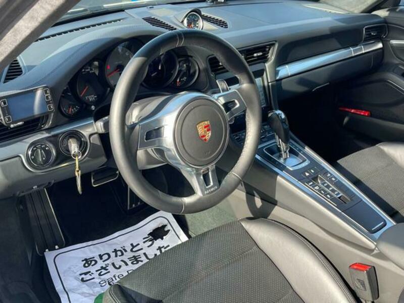 911
