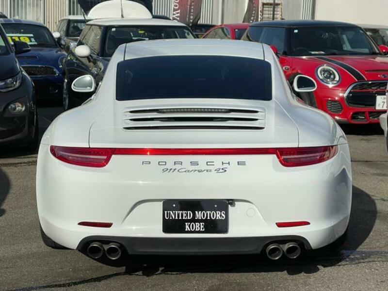 911