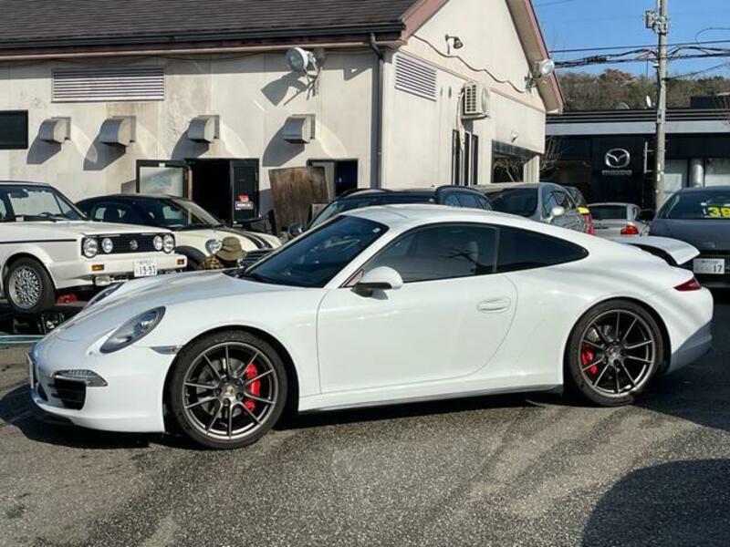 911