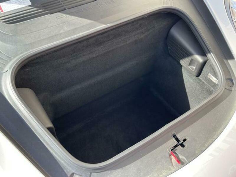 911