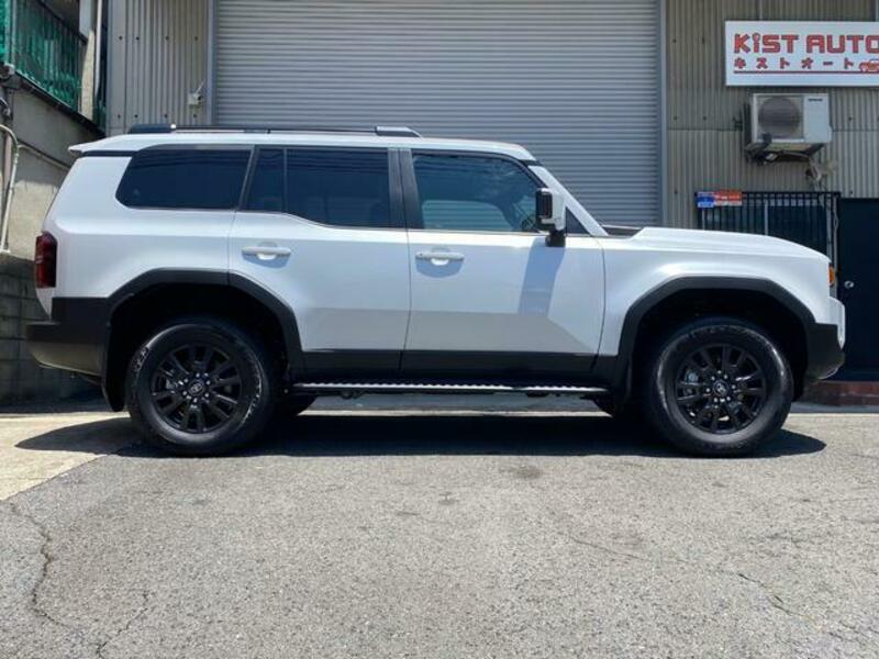 LAND CRUISER 250