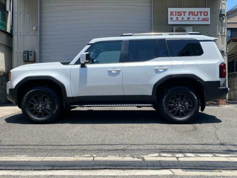 LAND CRUISER 250