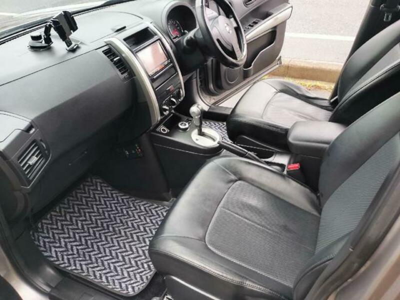 X-TRAIL