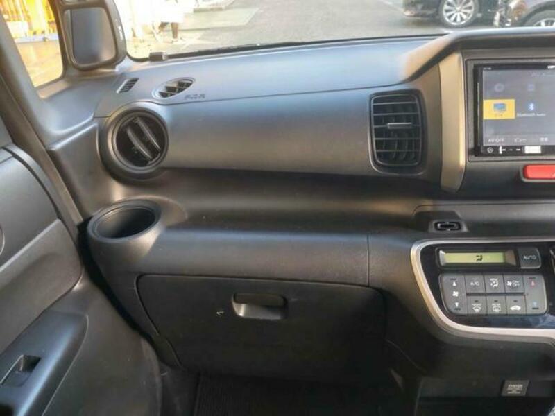 N BOX