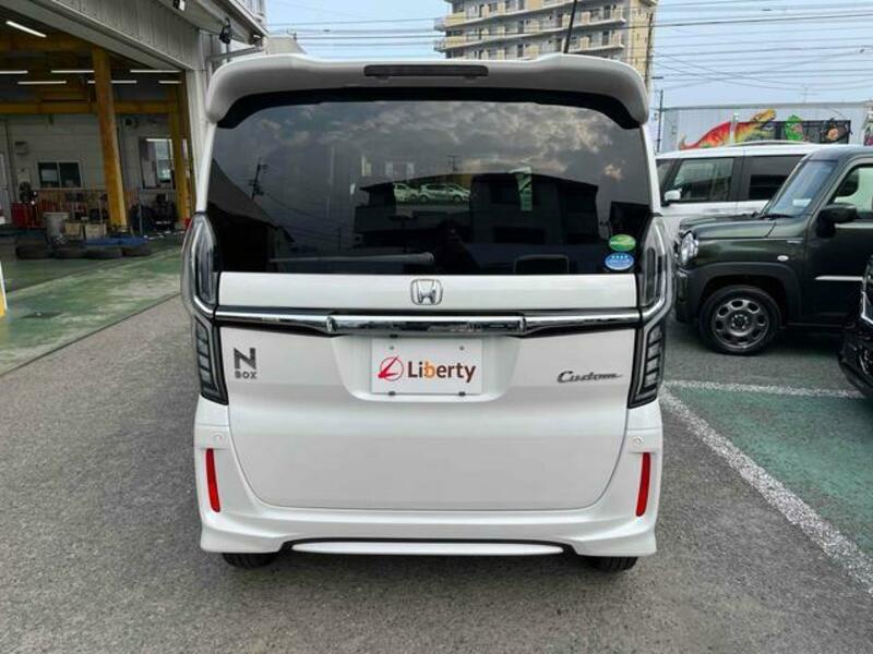 N BOX CUSTOM