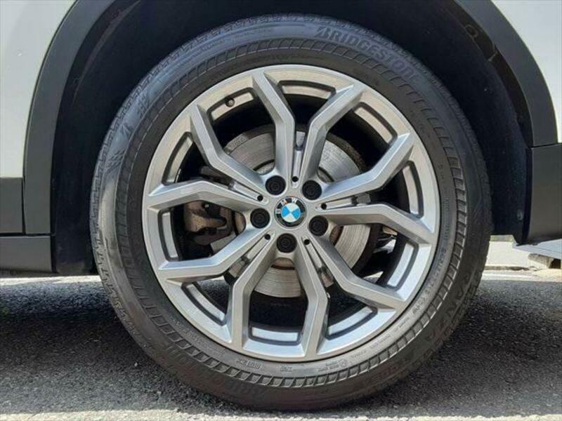 X3