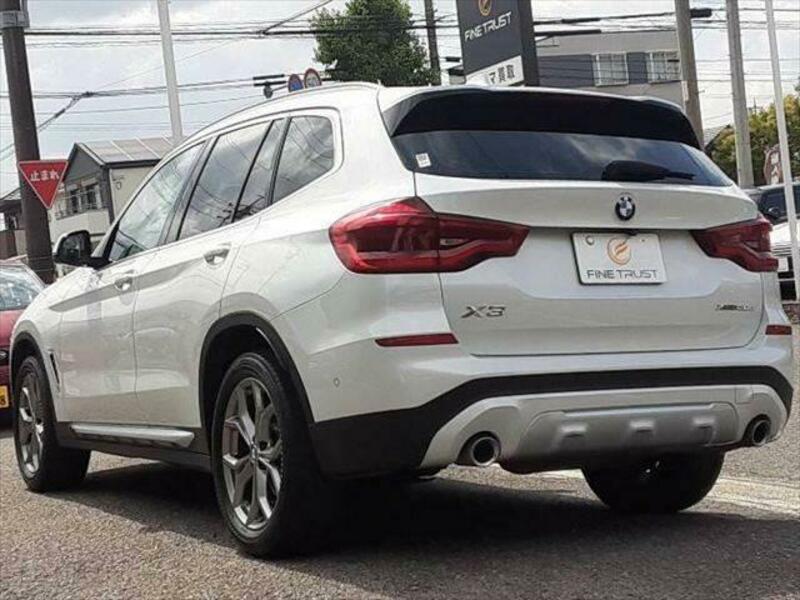 X3