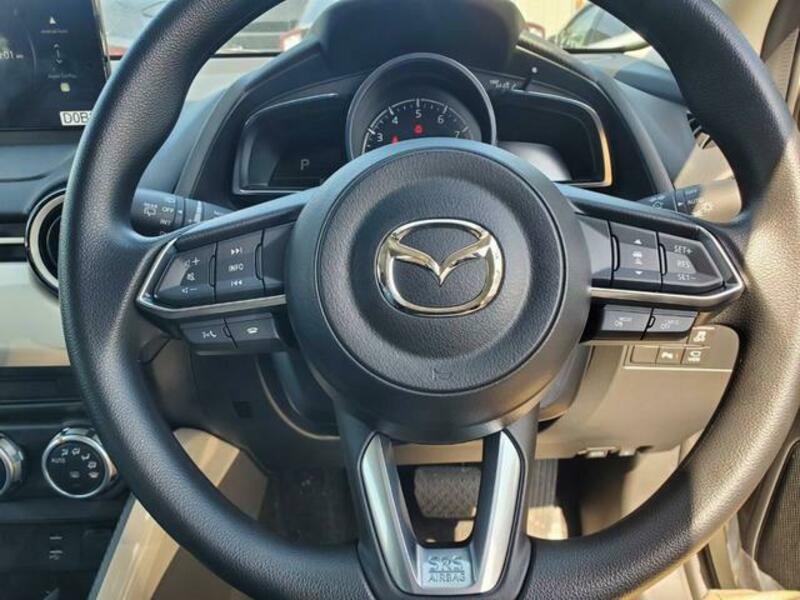 MAZDA2