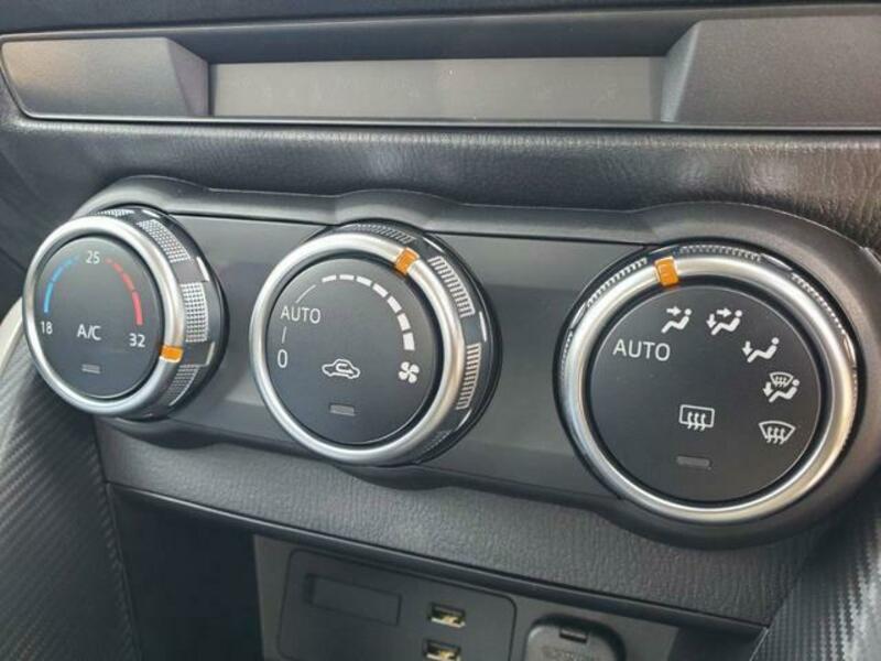 MAZDA2