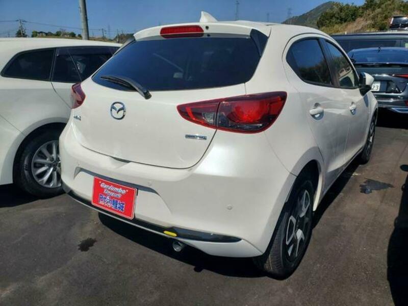 MAZDA2