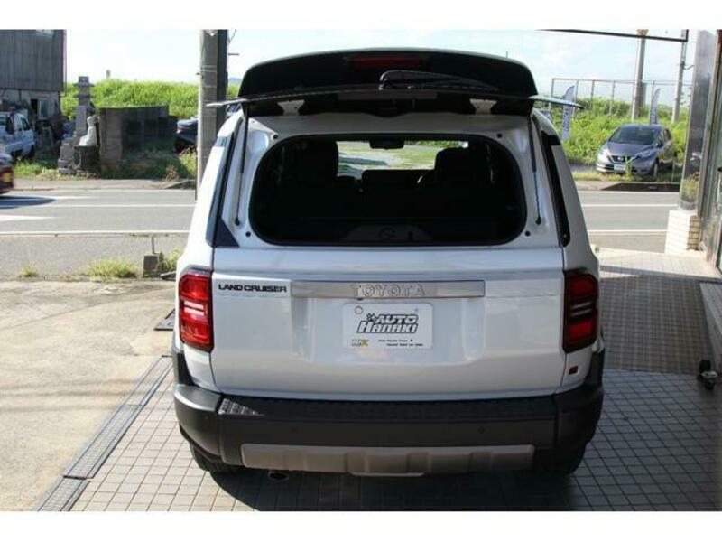 LAND CRUISER 250