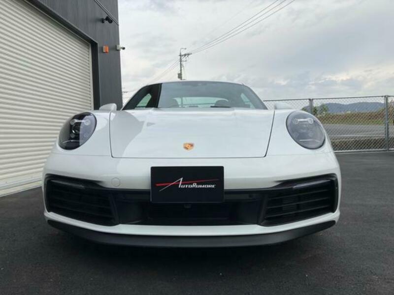 911