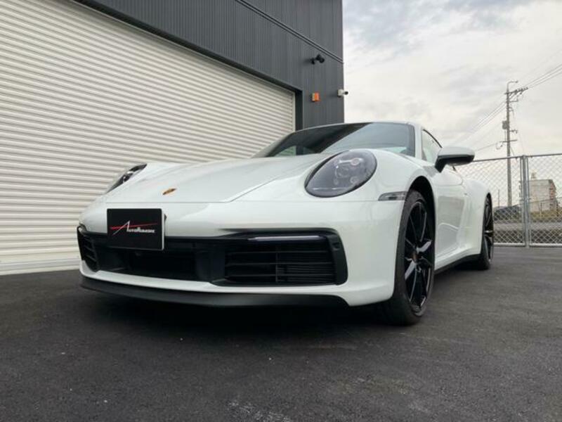 911
