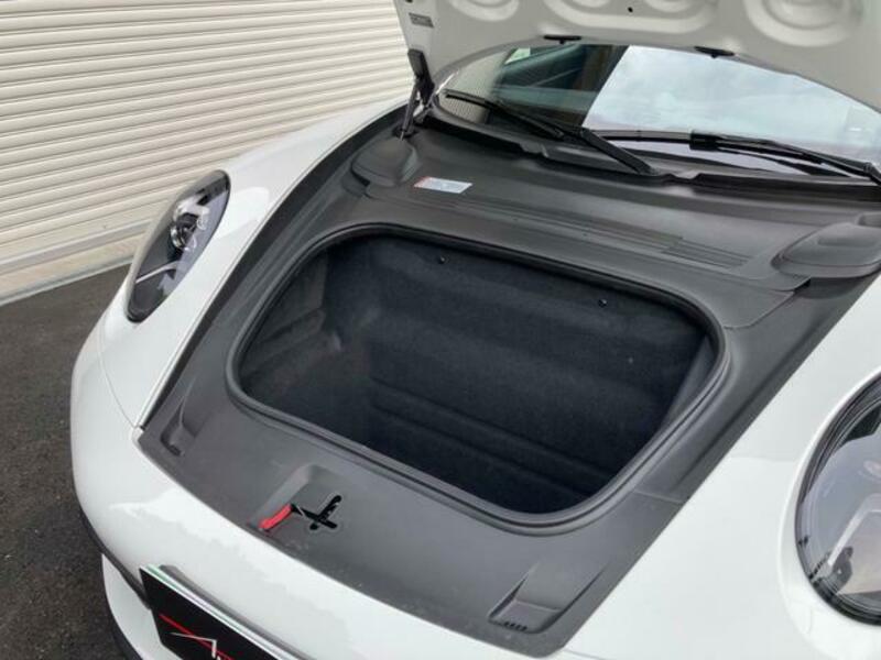 911