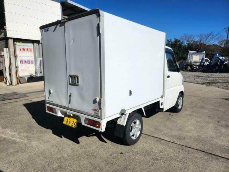 MINICAB TRUCK