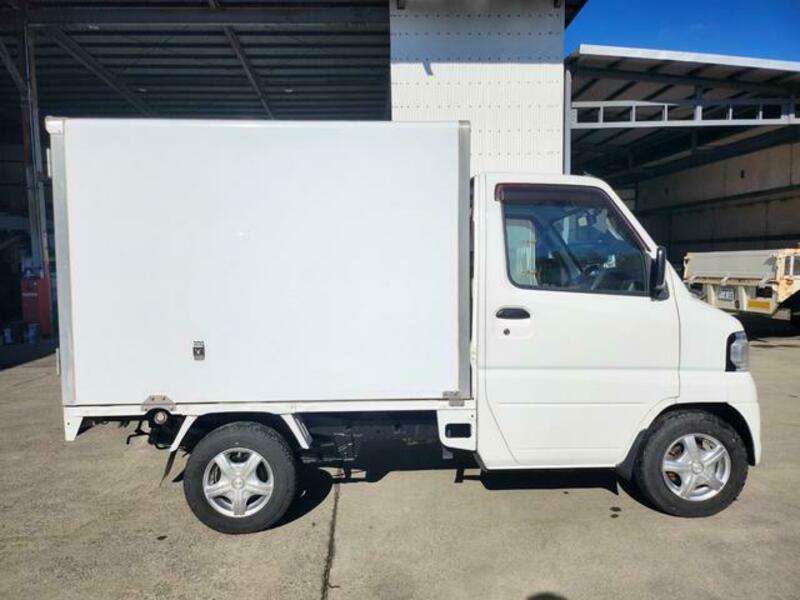 MINICAB TRUCK