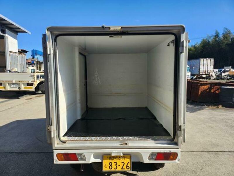 MINICAB TRUCK
