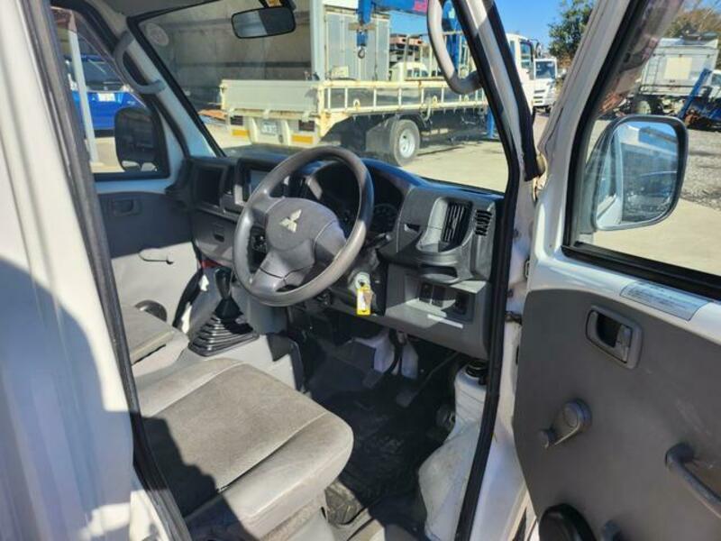 MINICAB TRUCK