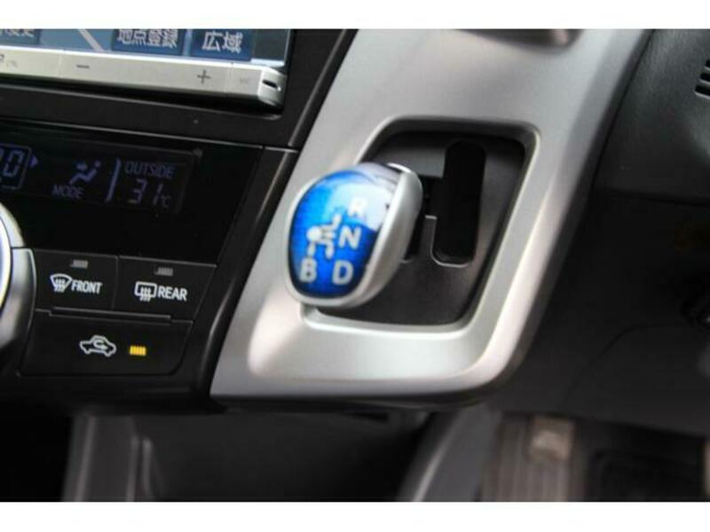 PRIUS ALPHA