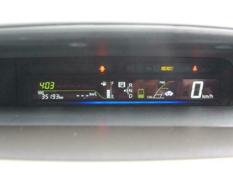 PRIUS ALPHA