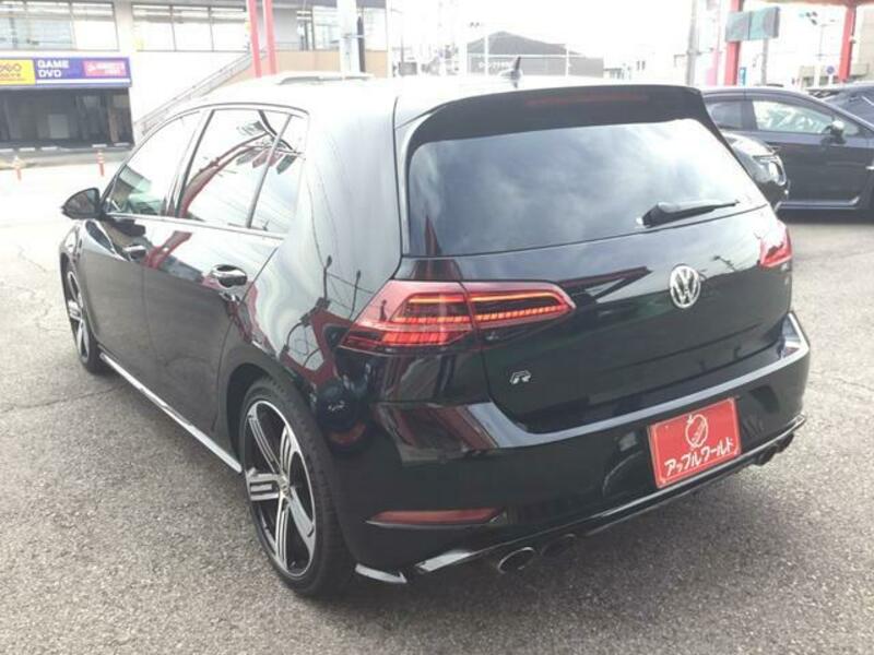 GOLF R