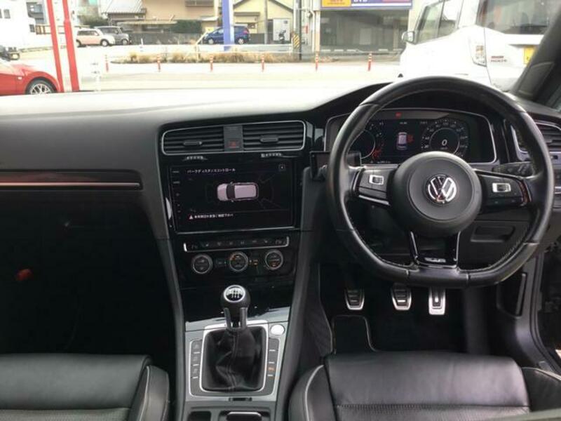 GOLF R