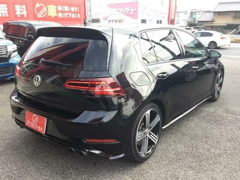 GOLF R