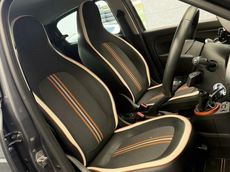 TWINGO