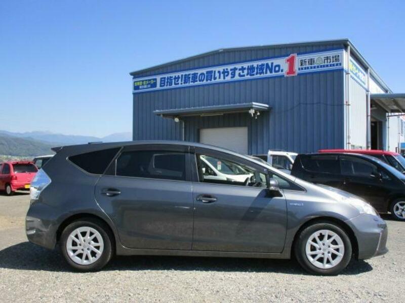 PRIUS ALPHA