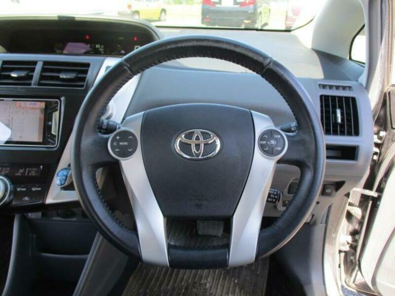 PRIUS ALPHA