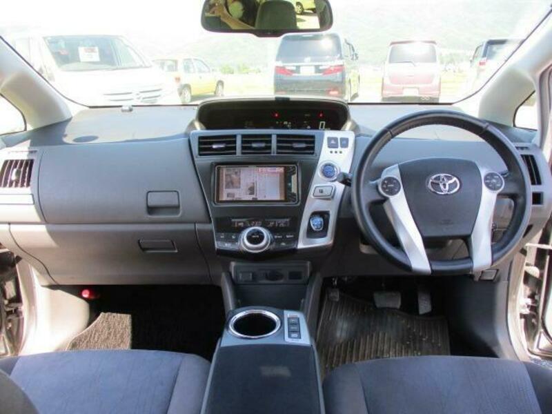 PRIUS ALPHA