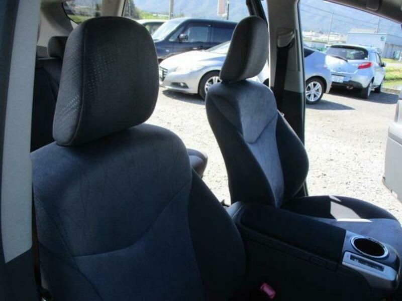 PRIUS ALPHA