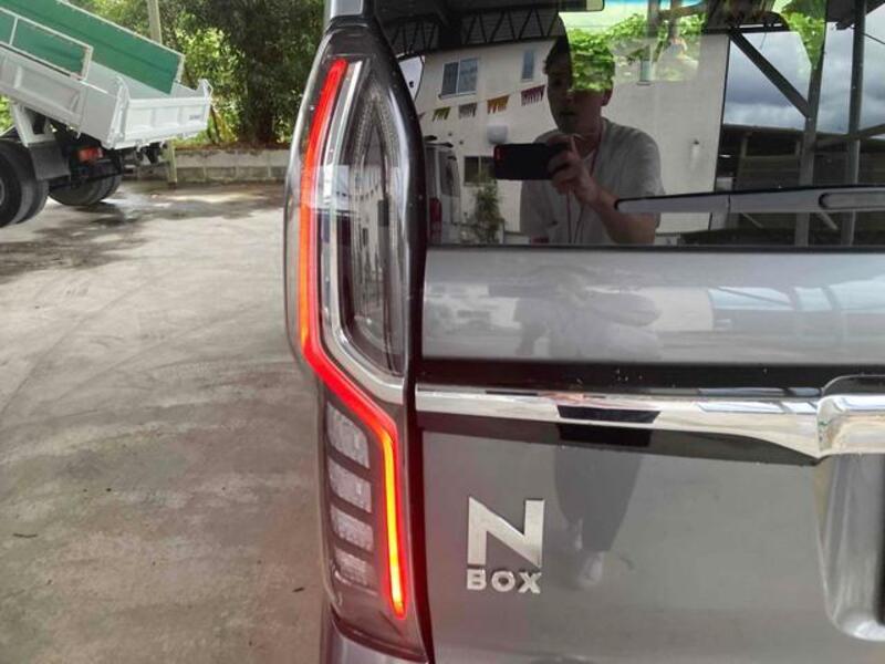 N BOX CUSTOM